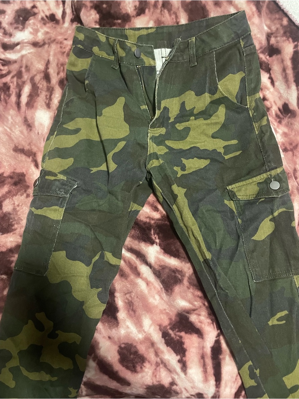 Fashion Nova Women's Flare Cargo Jeans - Green Camo